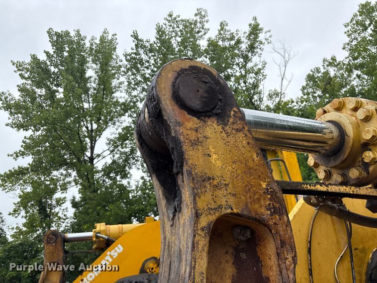image for item EF1233 2001 Komatsu WA600-3L wheel loader