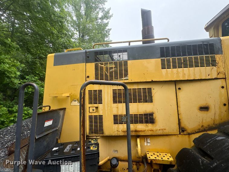 image for item EF1233 2001 Komatsu WA600-3L wheel loader