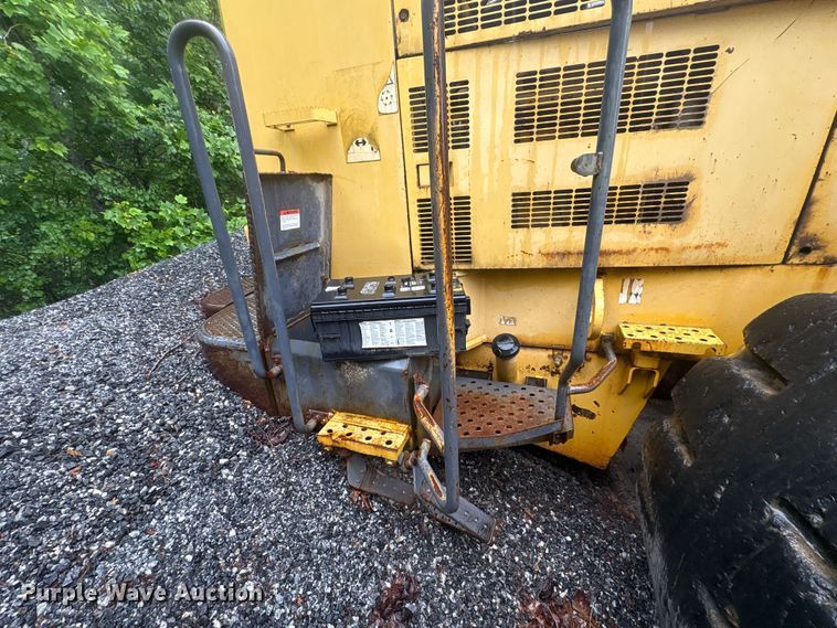 image for item EF1233 2001 Komatsu WA600-3L wheel loader