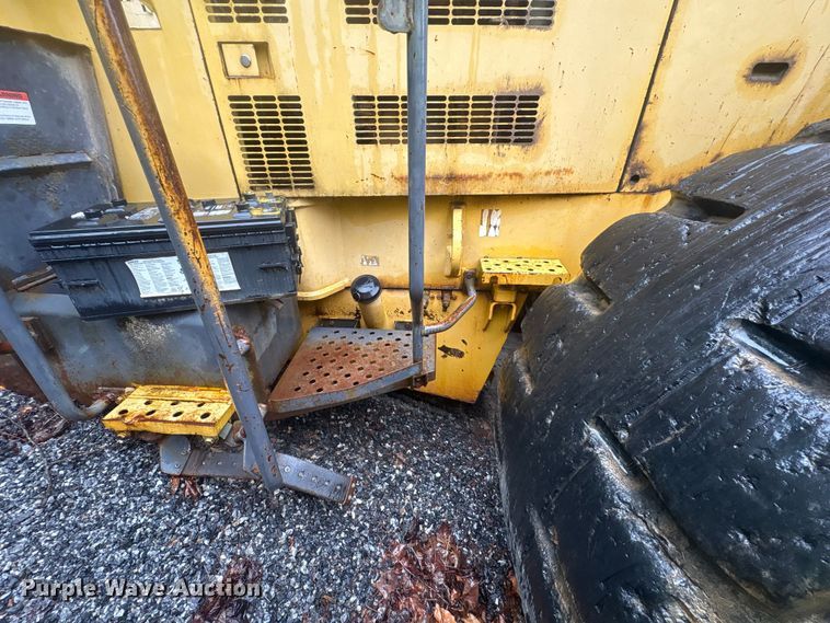 image for item EF1233 2001 Komatsu WA600-3L wheel loader
