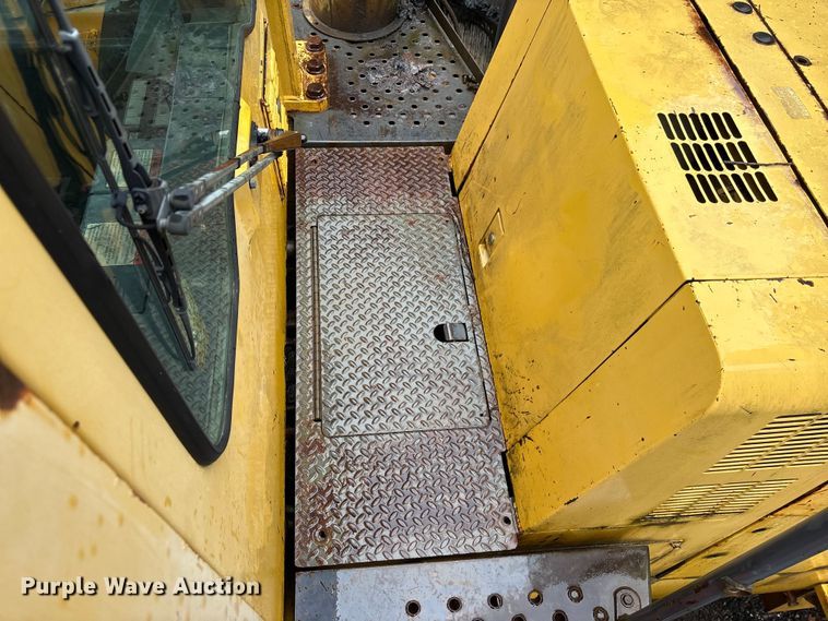 image for item EF1233 2001 Komatsu WA600-3L wheel loader