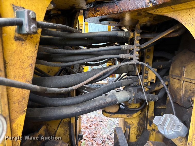 image for item EF1233 2001 Komatsu WA600-3L wheel loader