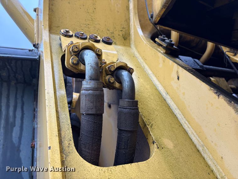 image for item EF1233 2001 Komatsu WA600-3L wheel loader