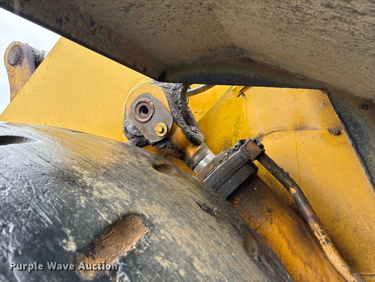 image for item EF1233 2001 Komatsu WA600-3L wheel loader