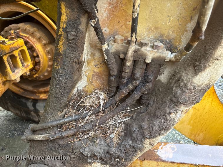 image for item EF1233 2001 Komatsu WA600-3L wheel loader