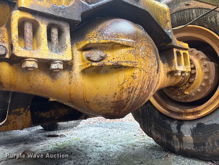 image for item EF1233 2001 Komatsu WA600-3L wheel loader