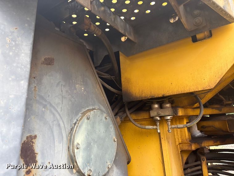 image for item EF1233 2001 Komatsu WA600-3L wheel loader
