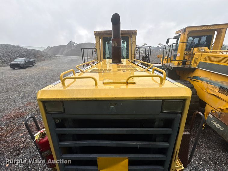 image for item EF1233 2001 Komatsu WA600-3L wheel loader