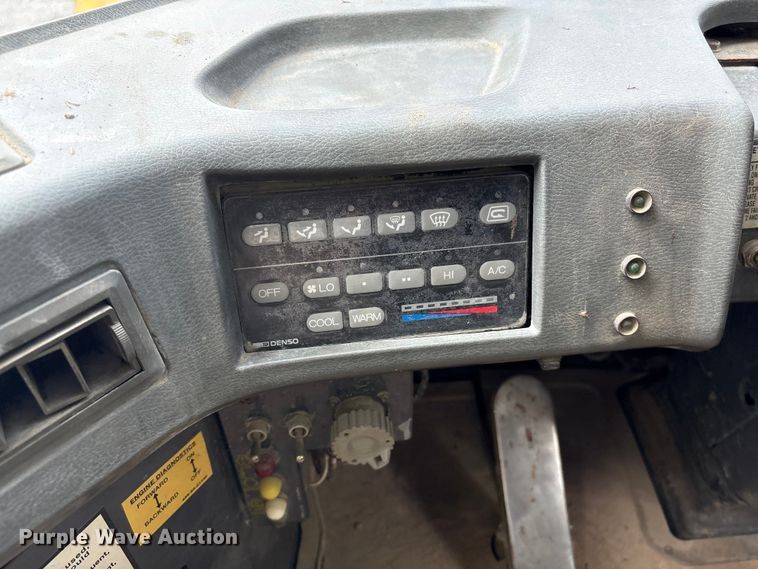 image for item EF1233 2001 Komatsu WA600-3L wheel loader