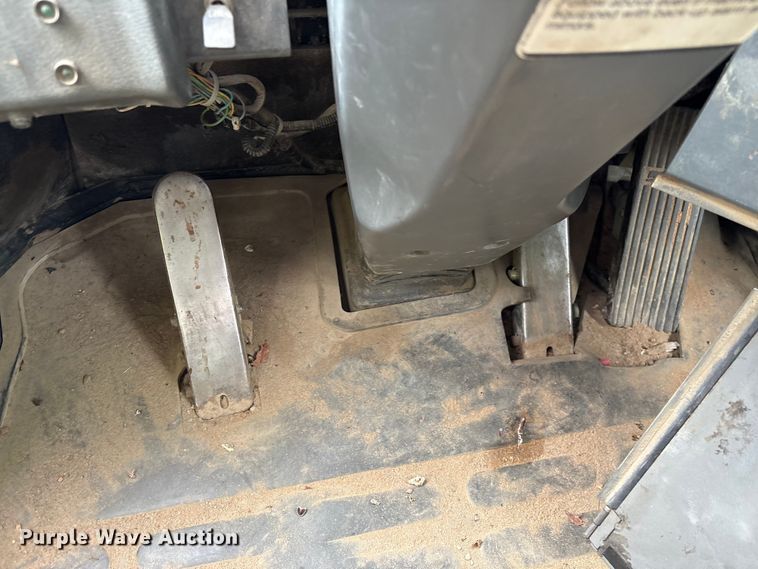 image for item EF1233 2001 Komatsu WA600-3L wheel loader