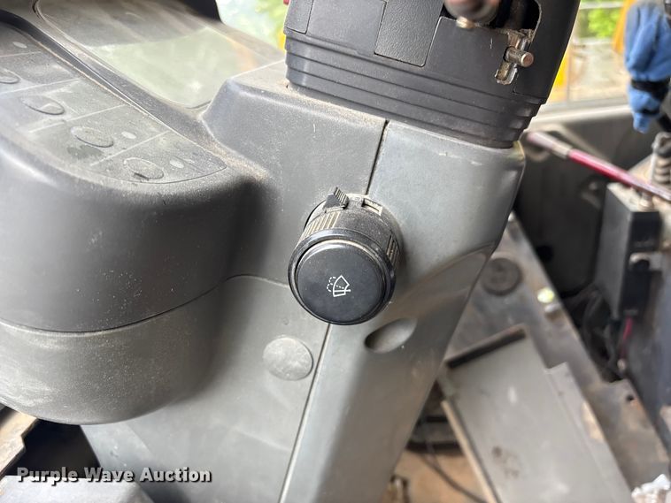 image for item EF1233 2001 Komatsu WA600-3L wheel loader