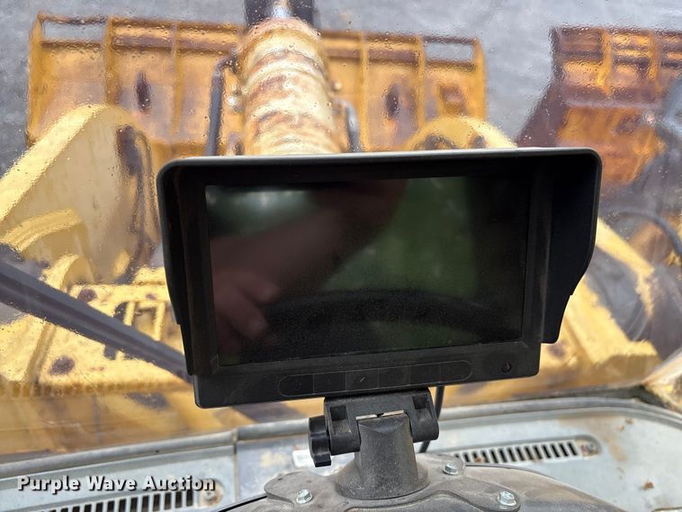 image for item EF1233 2001 Komatsu WA600-3L wheel loader