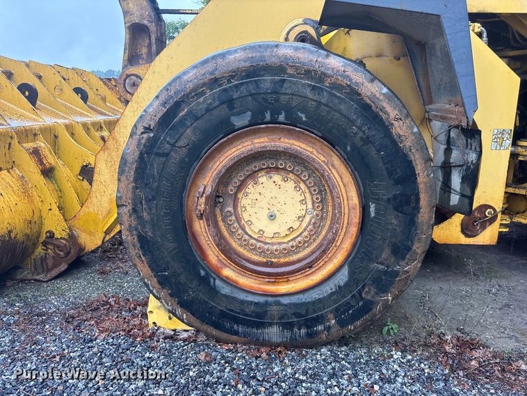 image for item EF1233 2001 Komatsu WA600-3L wheel loader