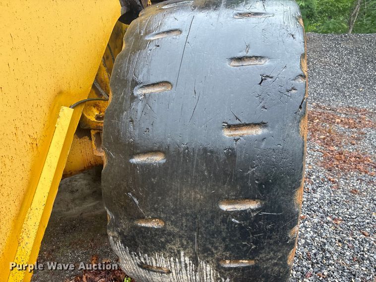 image for item EF1233 2001 Komatsu WA600-3L wheel loader