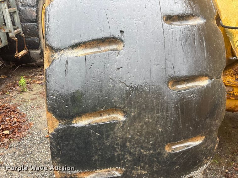 image for item EF1233 2001 Komatsu WA600-3L wheel loader
