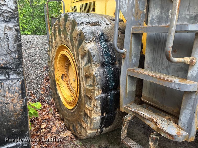 image for item EF1233 2001 Komatsu WA600-3L wheel loader