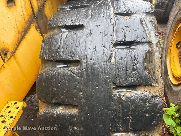 image for item EF1233 2001 Komatsu WA600-3L wheel loader