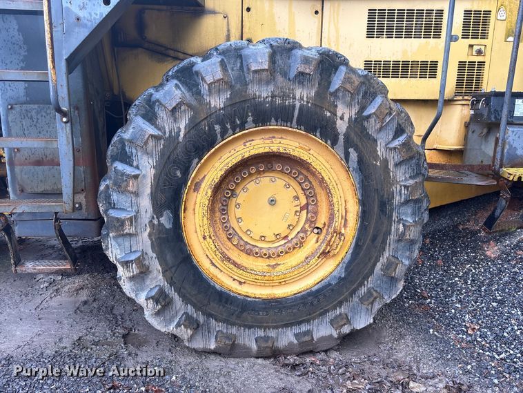 image for item EF1233 2001 Komatsu WA600-3L wheel loader