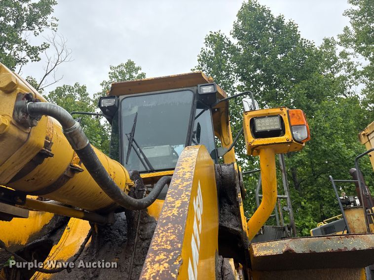image for item EF1234 1996 Komatsu WA600-1LC wheel loader