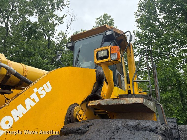 image for item EF1234 1996 Komatsu WA600-1LC wheel loader