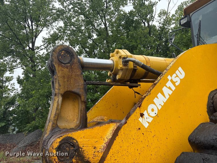 image for item EF1234 1996 Komatsu WA600-1LC wheel loader