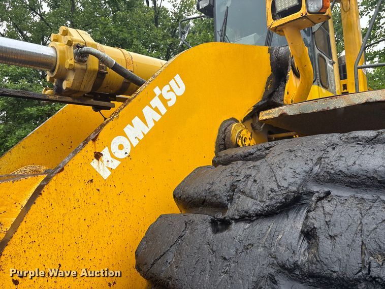 image for item EF1234 1996 Komatsu WA600-1LC wheel loader