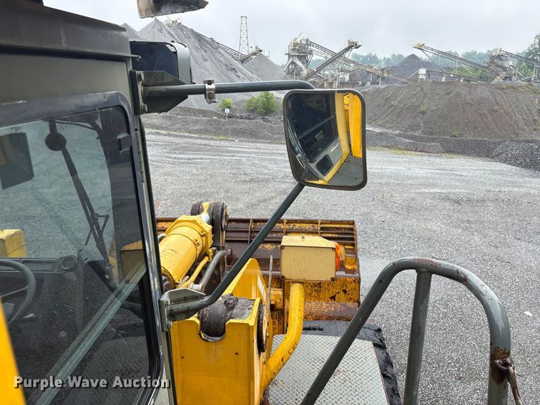 image for item EF1234 1996 Komatsu WA600-1LC wheel loader