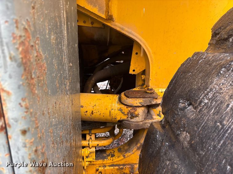 image for item EF1234 1996 Komatsu WA600-1LC wheel loader