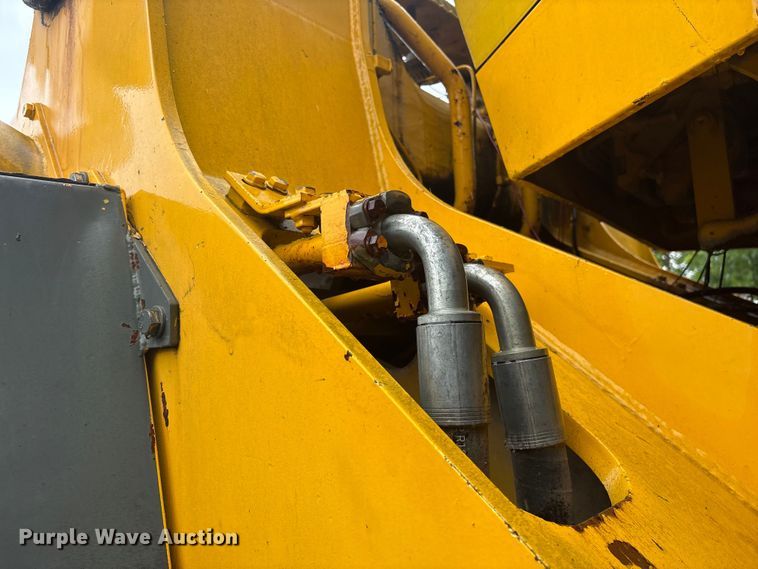 image for item EF1234 1996 Komatsu WA600-1LC wheel loader