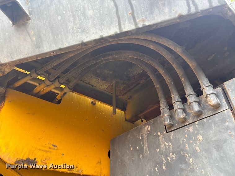 image for item EF1234 1996 Komatsu WA600-1LC wheel loader