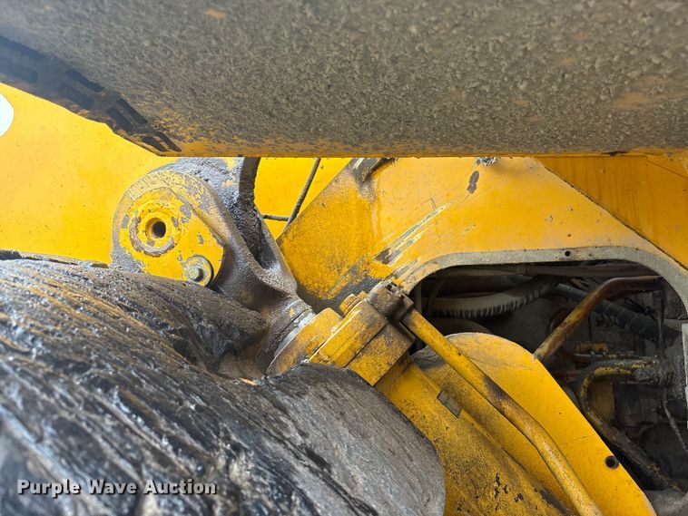 image for item EF1234 1996 Komatsu WA600-1LC wheel loader