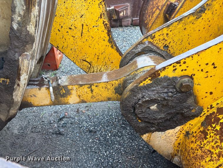 image for item EF1234 1996 Komatsu WA600-1LC wheel loader