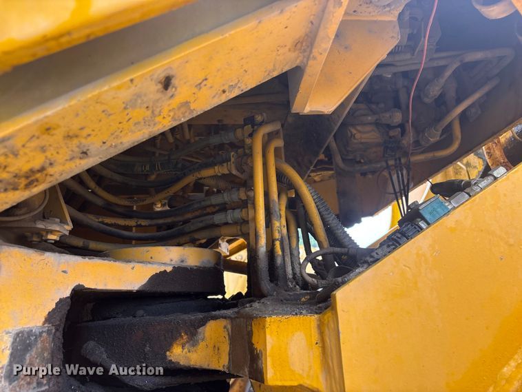 image for item EF1234 1996 Komatsu WA600-1LC wheel loader
