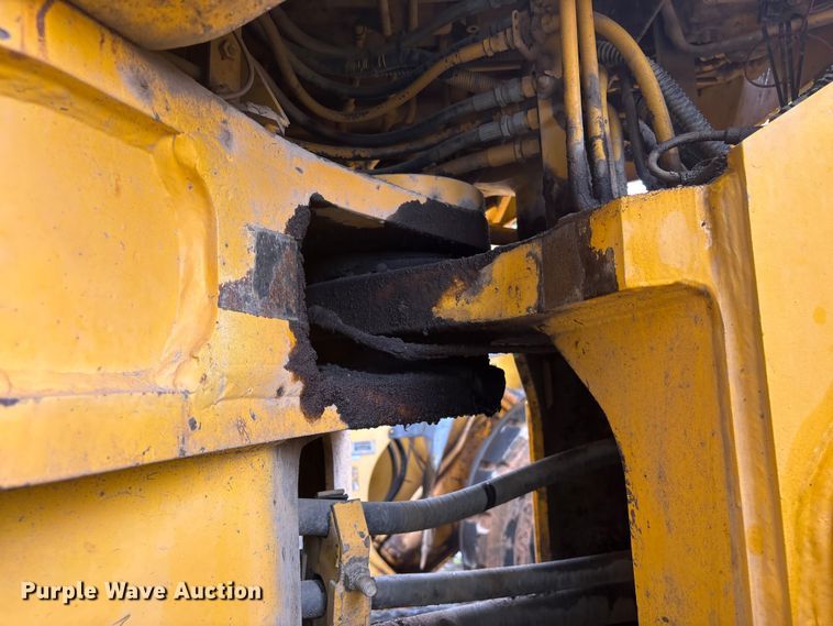 image for item EF1234 1996 Komatsu WA600-1LC wheel loader