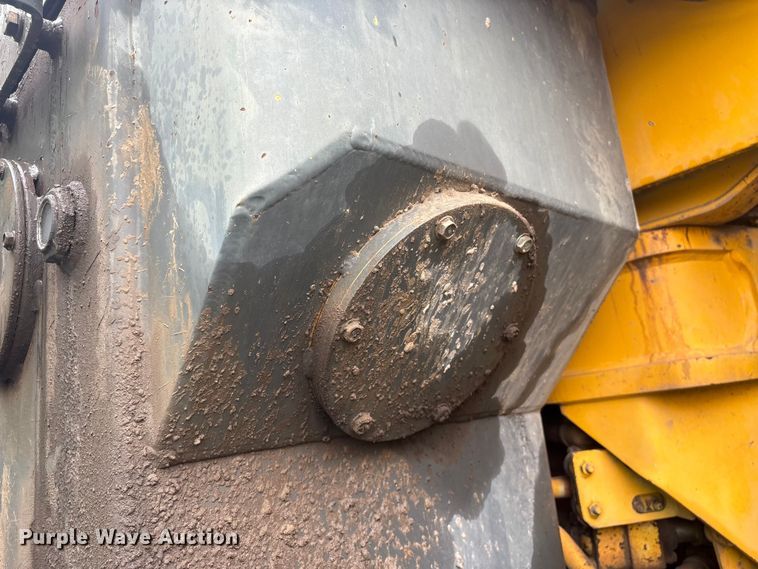 image for item EF1234 1996 Komatsu WA600-1LC wheel loader