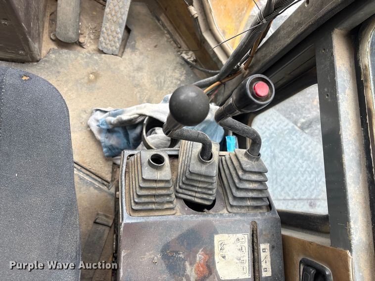 image for item EF1234 1996 Komatsu WA600-1LC wheel loader