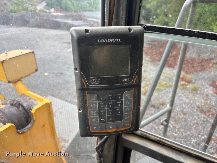 image for item EF1234 1996 Komatsu WA600-1LC wheel loader