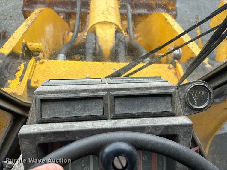 image for item EF1234 1996 Komatsu WA600-1LC wheel loader