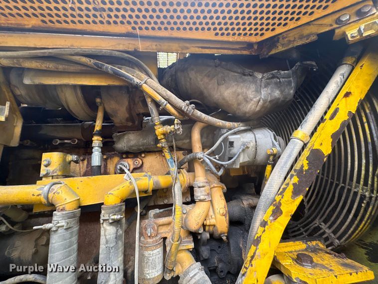 image for item EF1234 1996 Komatsu WA600-1LC wheel loader