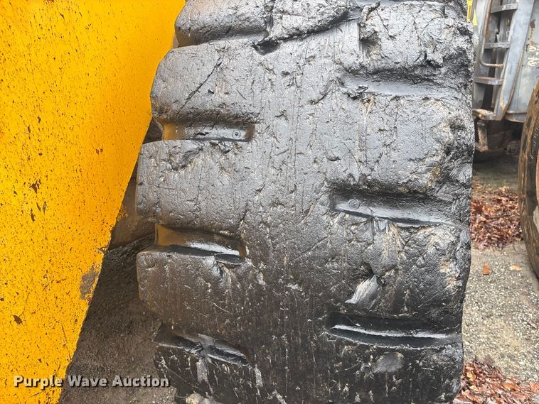 image for item EF1234 1996 Komatsu WA600-1LC wheel loader