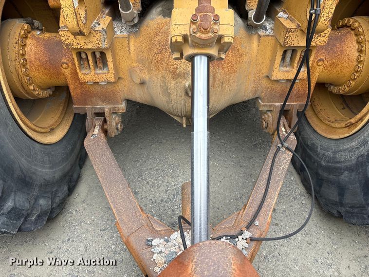 image for item EF1237 2000 Caterpillar 834B wheeled dozer