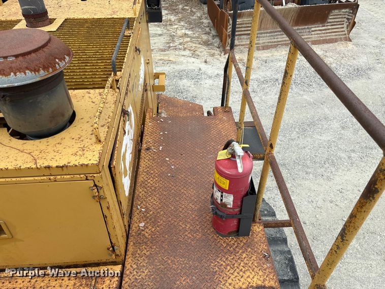 image for item EF1237 2000 Caterpillar 834B wheeled dozer