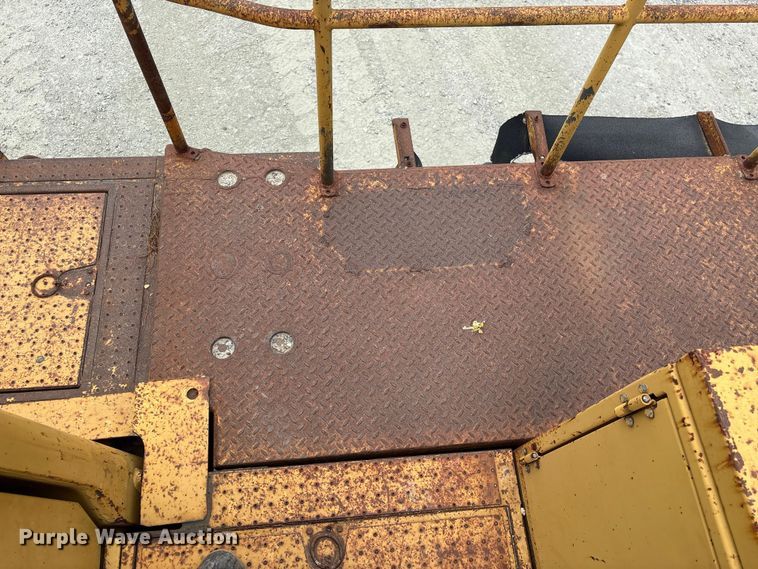 image for item EF1237 2000 Caterpillar 834B wheeled dozer