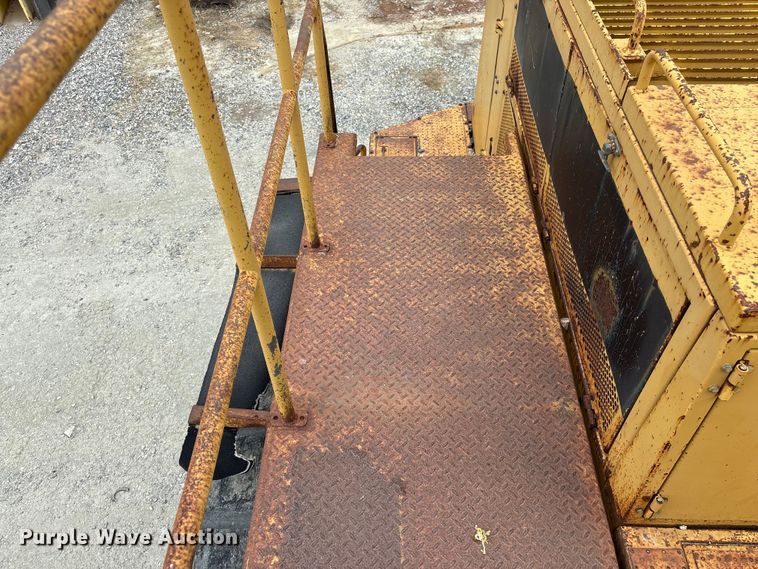 image for item EF1237 2000 Caterpillar 834B wheeled dozer