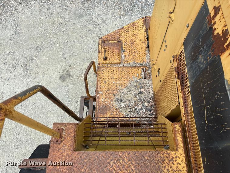 image for item EF1237 2000 Caterpillar 834B wheeled dozer
