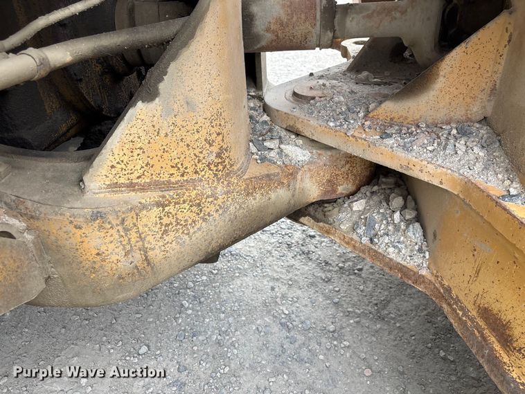image for item EF1237 2000 Caterpillar 834B wheeled dozer