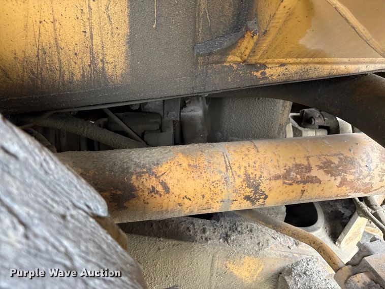 image for item EF1237 2000 Caterpillar 834B wheeled dozer