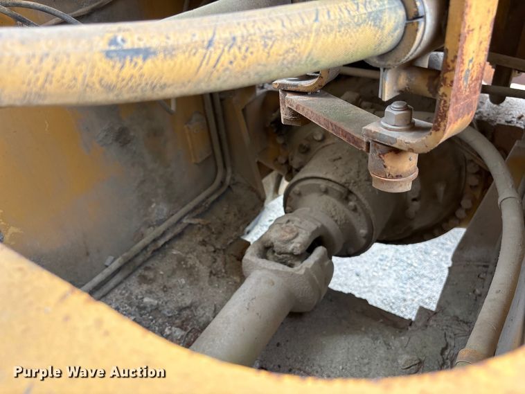 image for item EF1237 2000 Caterpillar 834B wheeled dozer