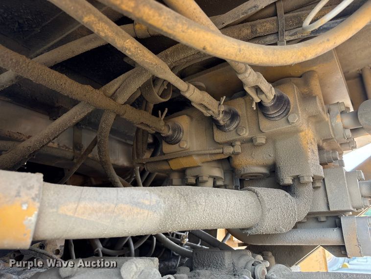 image for item EF1237 2000 Caterpillar 834B wheeled dozer