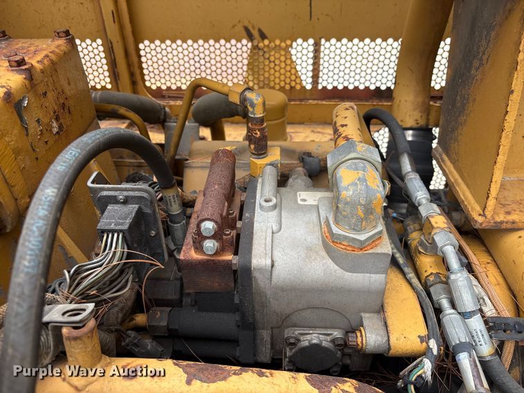 image for item EF1237 2000 Caterpillar 834B wheeled dozer